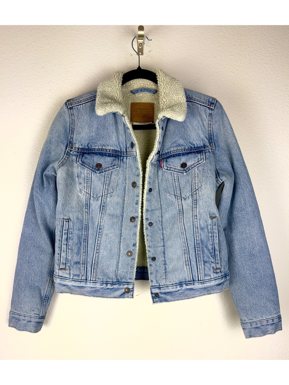 Levi’s Sherpa Trucker Denim Jacket Light Wash Fleece Lined Classic Blue Jean